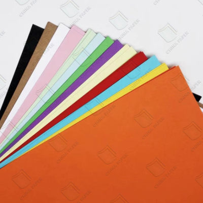 Un buen precio. Cartulina de papel de color 100% pulpa de madera, papel de construcción, 36 colores, 60-400 g/m², OEM en línea
